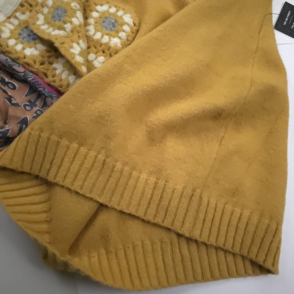 New Lulu's Mustard Turtleneck Embroidered Sweater Dress Sz S - Picture 7 of 11